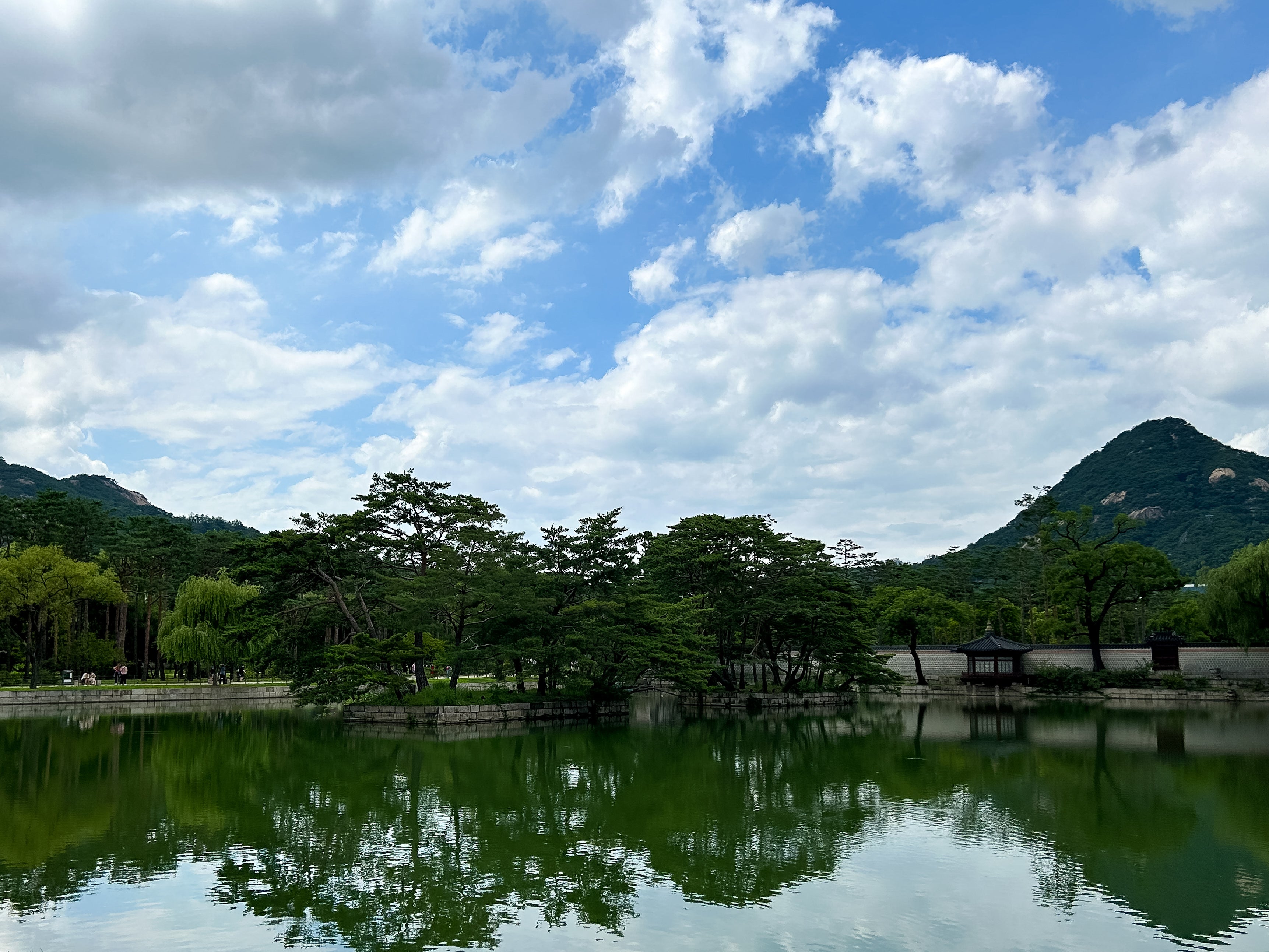 Korea Gyeongbokgung Palace garden
